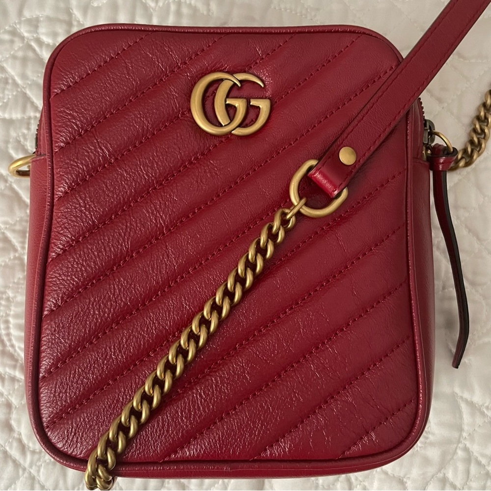 Gucci
GG Marmont Double Zip Camera Bag Diagonal Quilted Leather Mini Red